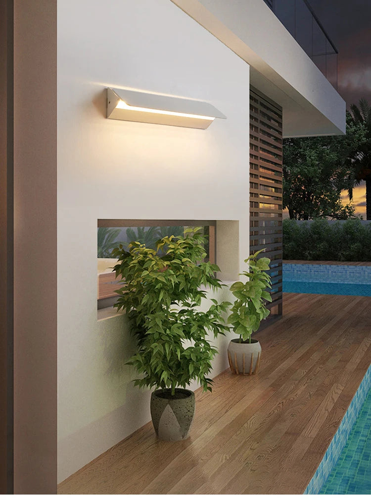 Adjustable LED Wall Light