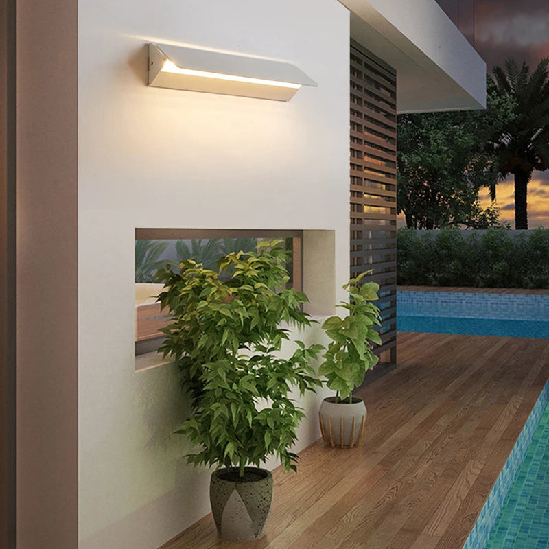 Adjustable LED Wall Light