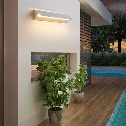 Adjustable LED Wall Light