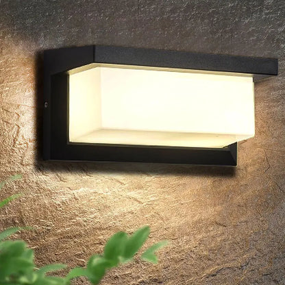 SenseGlow™ Outdoor Wall Light