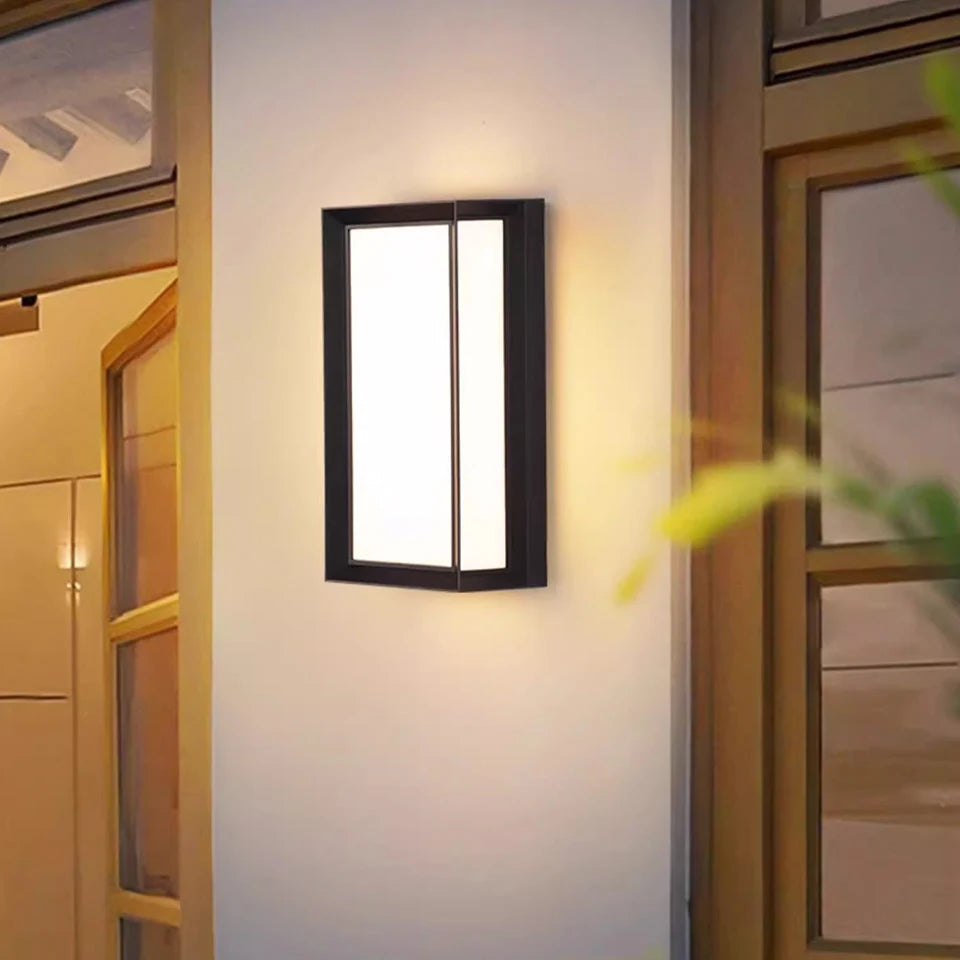 SenseGlow™ Outdoor Wall Light
