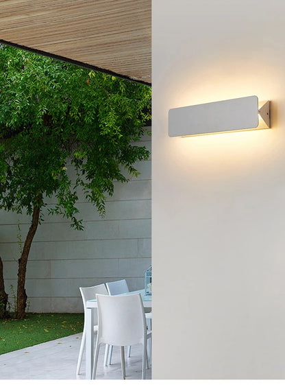Adjustable LED Wall Light
